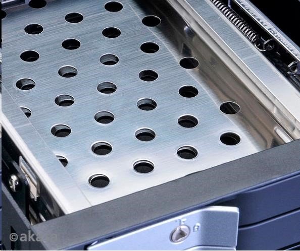 AKASA Lokstor M21 2x2,5" HDD/SSD disky AK-IEN-03