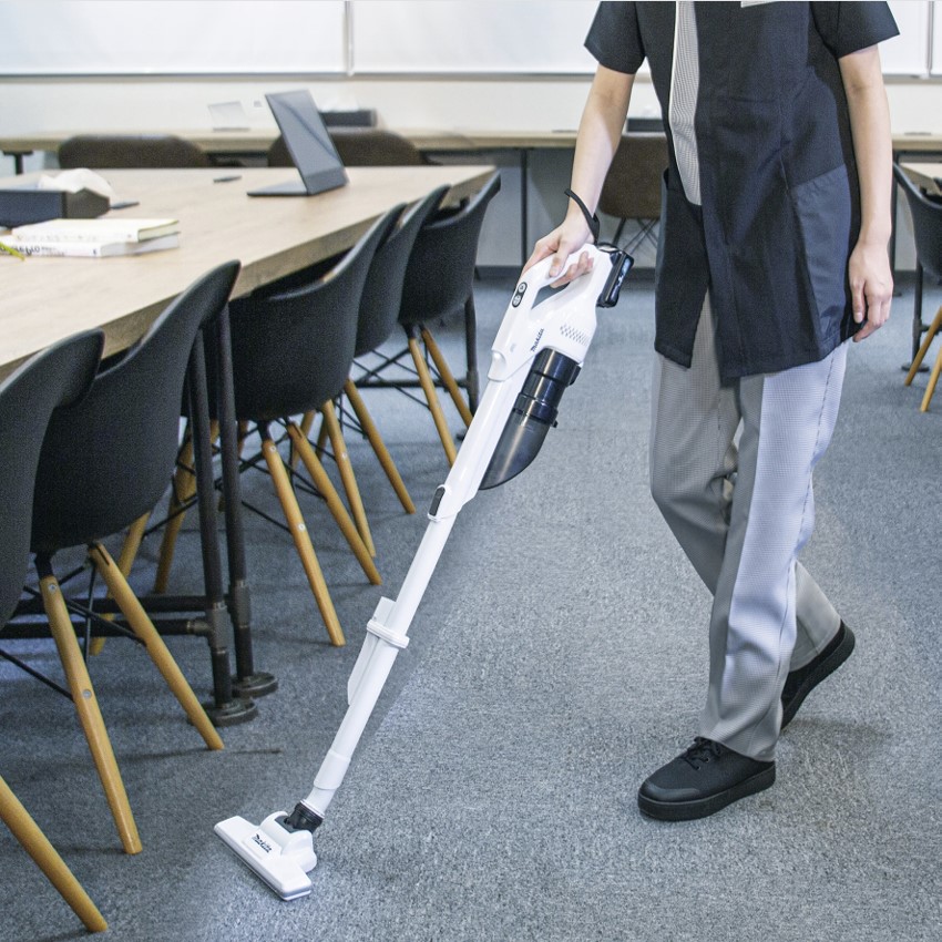 Akumulátorový vysávač Makita CL200FDZ s cyklónovou filtráciou Li-ion CXT 10,8/12V , bez batérie Z
