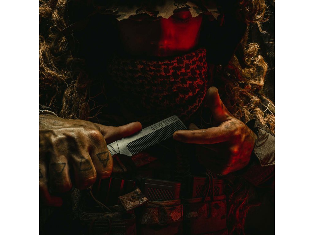 Angry Beards Combat Comb - uhlíkový hrebeň