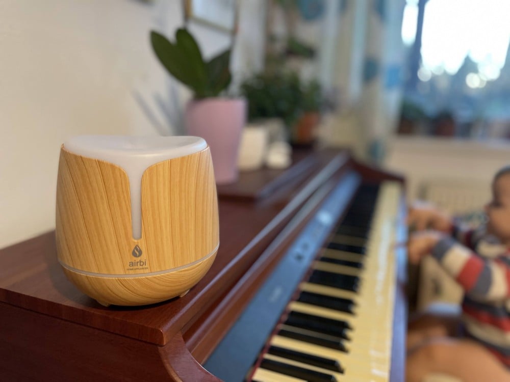 Aróma difuzér s bluetooth reproduktorom a osvetlením Airbi SONIC - svetlé drevo
