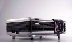 BenQ DLP Projektor PB8260/3500 ANSI Lum/XGA/2000:1/WIRELESS