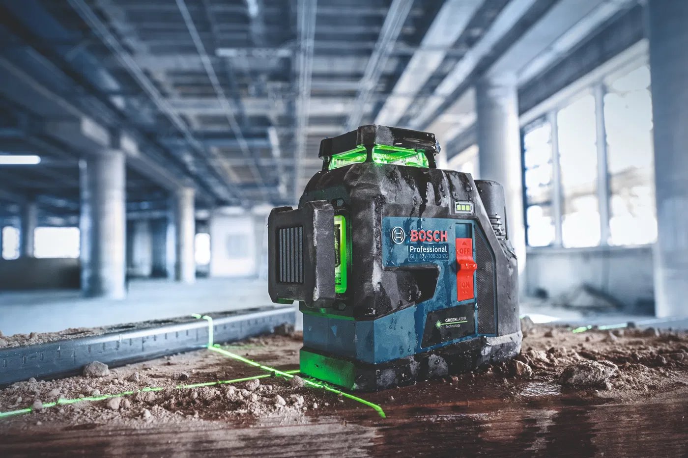 BOSCH Čárový laser GLL 12V-100-33 CG (0.601.065.400)