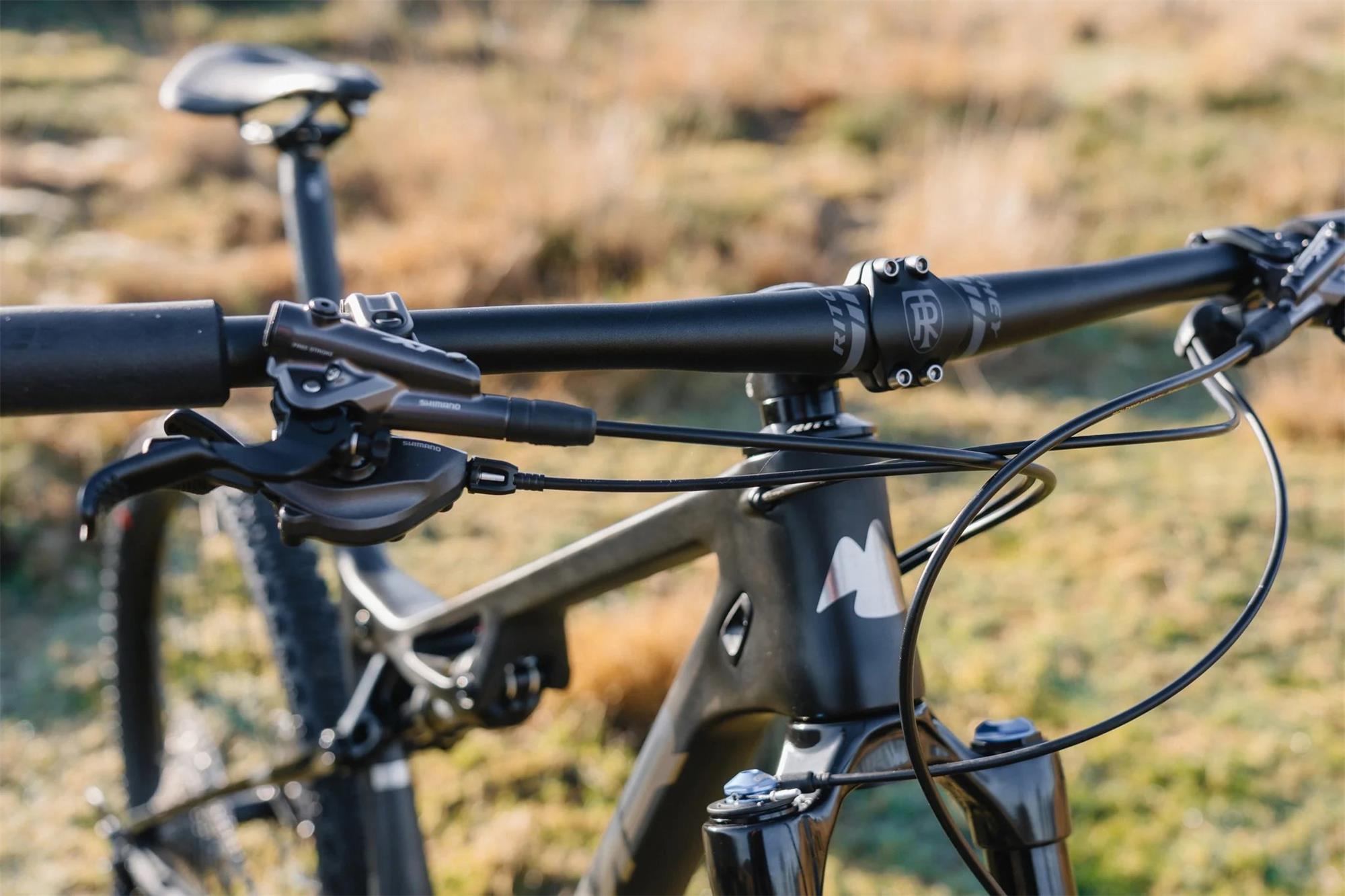 Celoodpružený bicykel MMR KENTA 10 - Carbon N Chrome - veľkosť M / 2024