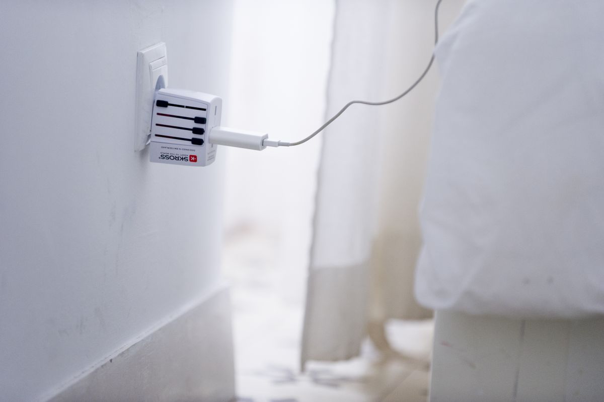 Cestovný adaptér SKROSS MUV USB, USB A+C, univerzálny pre 150 krajín