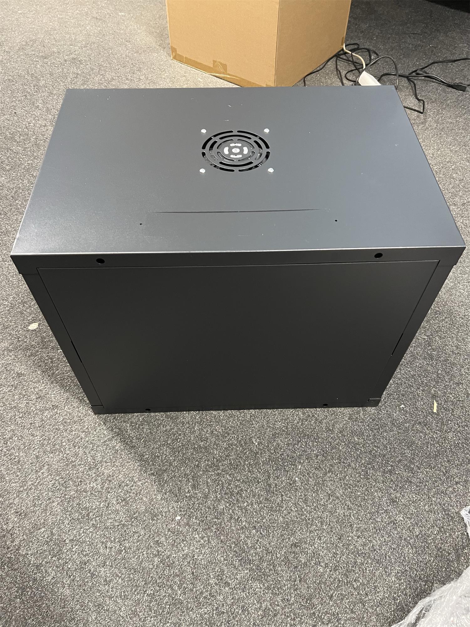 DATACOM 19" rozvaděč 9U/450 mm BK (sklo) černý