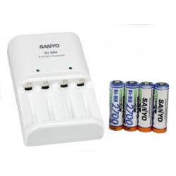 DF SANYO Nabíječka + 4x akumulátor AA (R6) NiMH 2700mAh