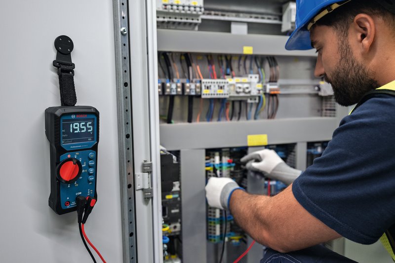 Digitálny multimeter BOSCH PRO GDM 600-15 + MH 1 (0.601.077.301)