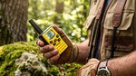 EVOLVEO FreeTalk 2W, PMR vysielačka s výkonom 0,5 a 2 W, žlto-čierna
