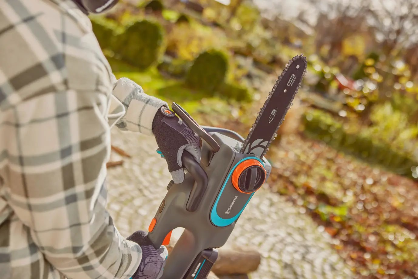 Gardena 14790-20 Akumulátorová řetězová pila PowerSaw 250/18V P4A - set