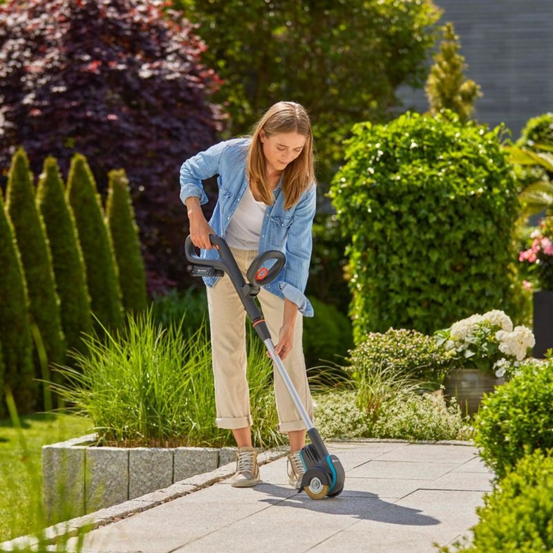 Gardena 14820-20 Akumulátorový kartáč na plevel EasyWeed 1800/18V P4A - sada