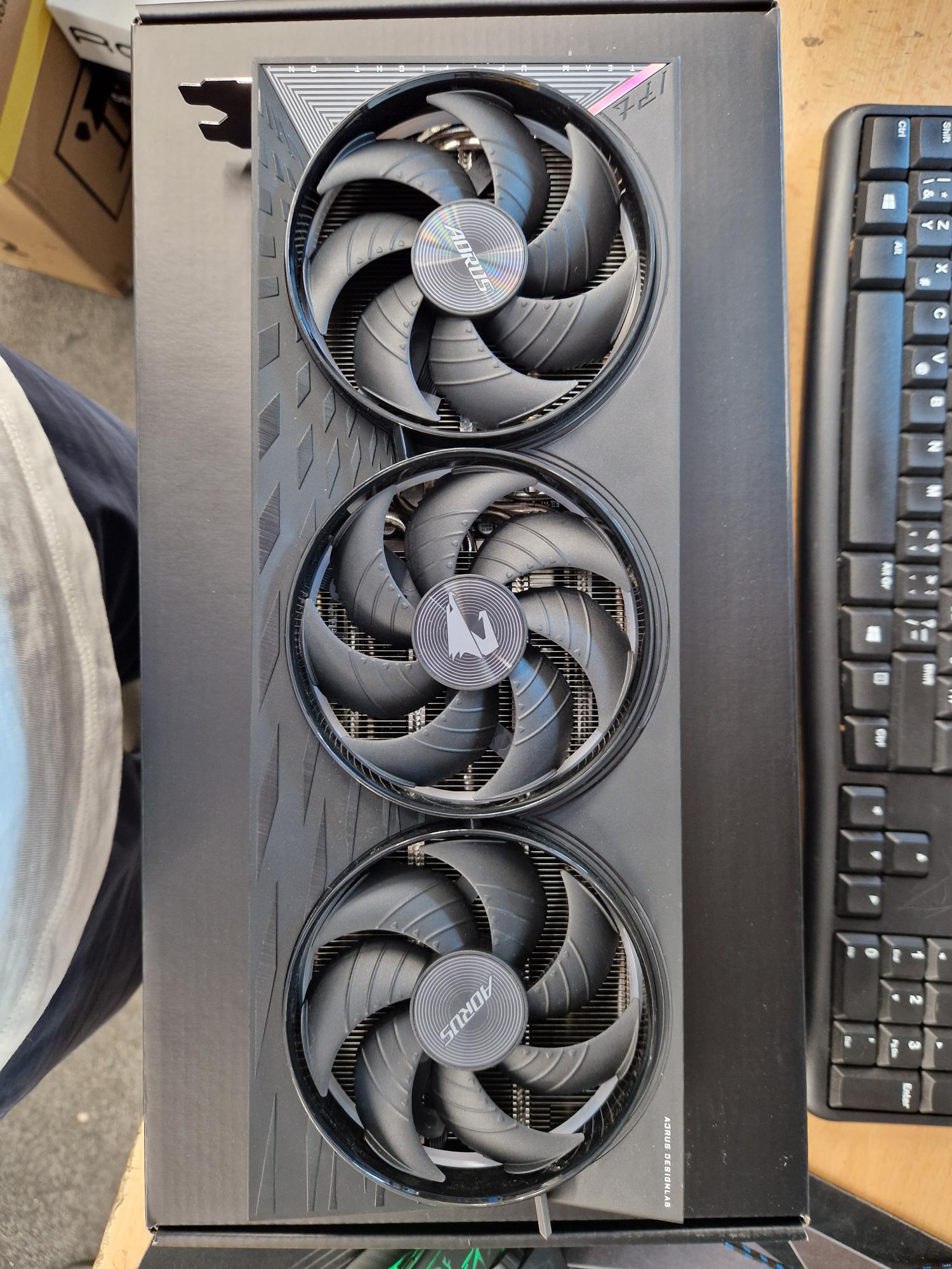 GIGABYTE AORUS Radeon RX 9070 XT ELITE 16G