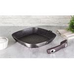 Grilovacia panvica BerlingerHaus s titánovým povrchom a odnímateľnou rukoväťou Carbon PRO Line, 28 cm