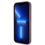 Guess PU 4G štrasový trojuholník s kovovým logom Zadný kryt pre iPhone 15 Pro Brown