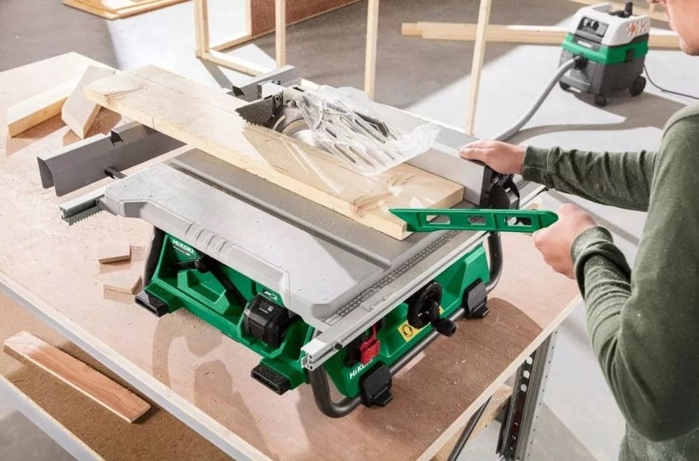 HIKOKI C10RJWAZ Stolní okružní pila 254 mm, včetně stojanu