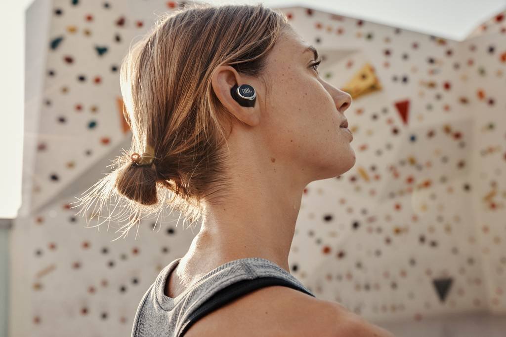 JBL Reflect Flow Pro bílá