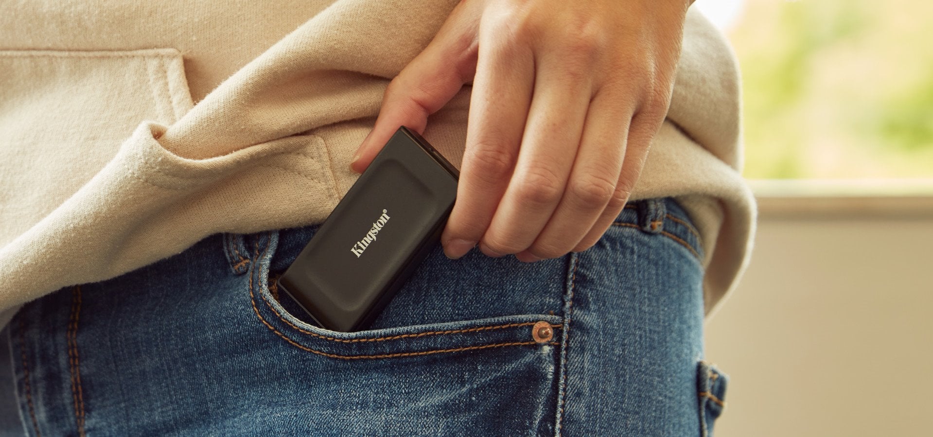 Kingston SSD XS1000 1TB černý