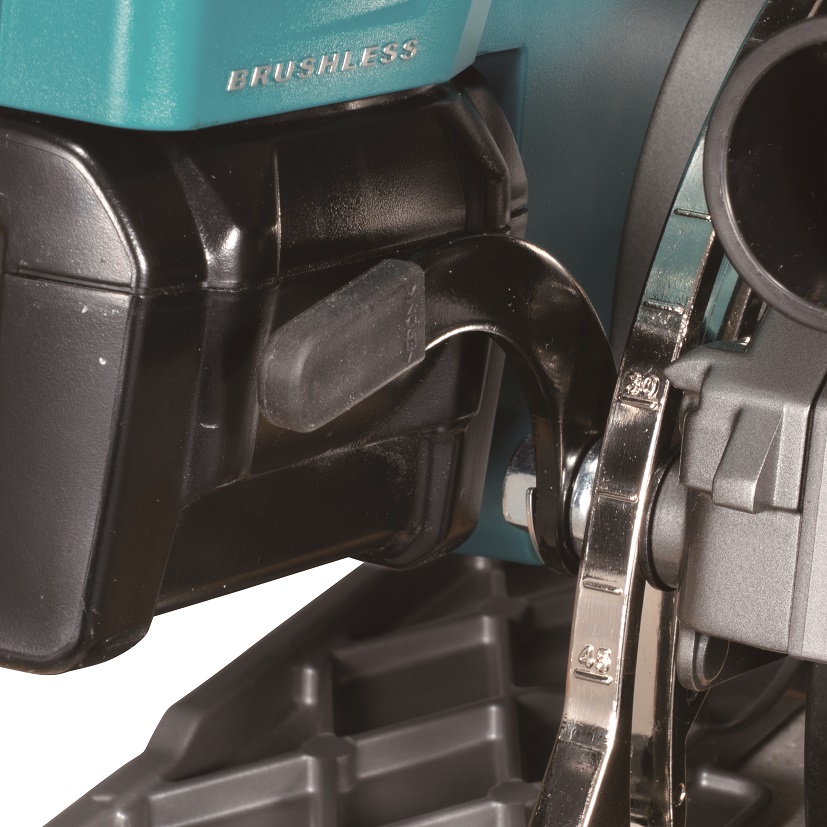 MAKITA Aku okružní pila pro podřezávání 125 mm Li-ion XGT 40V bez aku Z
