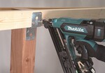 MAKITA Akumulátorová klincovačka na kovové spoje Li-ion LXT 18 V, bez akumulátora Z