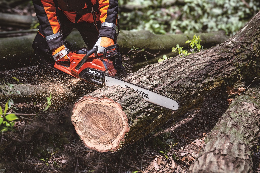 MAKITA Akumulátorová reťazová píla 500 mm Li-ion XGT 40V,bez batérie Z