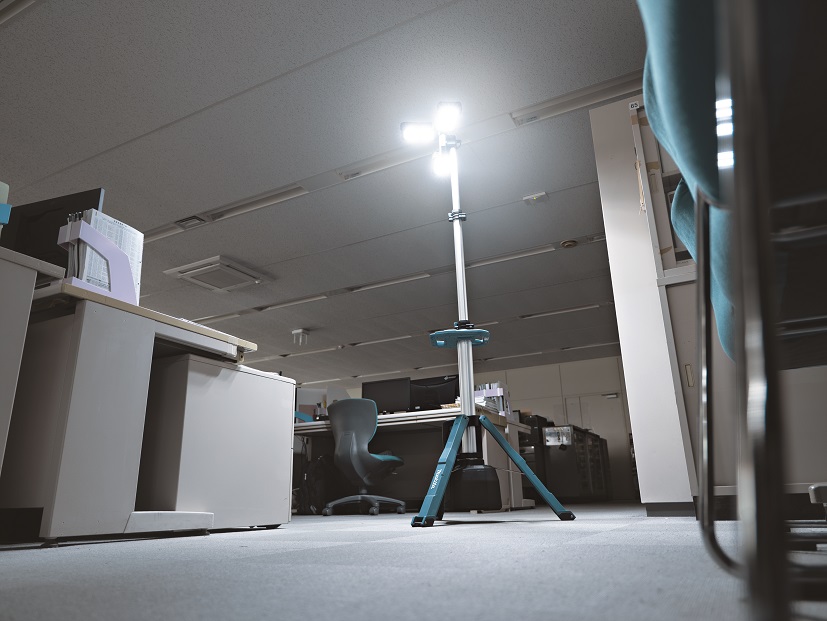 MAKITA ML014G Aku stojanová LED svítilna Li-ion LXT/XGT 40V