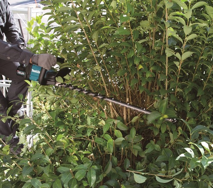 Makita UH007GZ Akumulátorové nožnice na živý plot 750mm Li-ion XGT 40V, bez batérie Z
