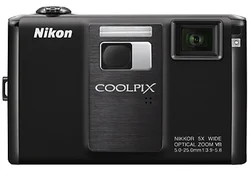 NIKON kompakt COOLPIX S1000pj , 12.1 MPix, black, 5x zoom - s vestavěným projektorem