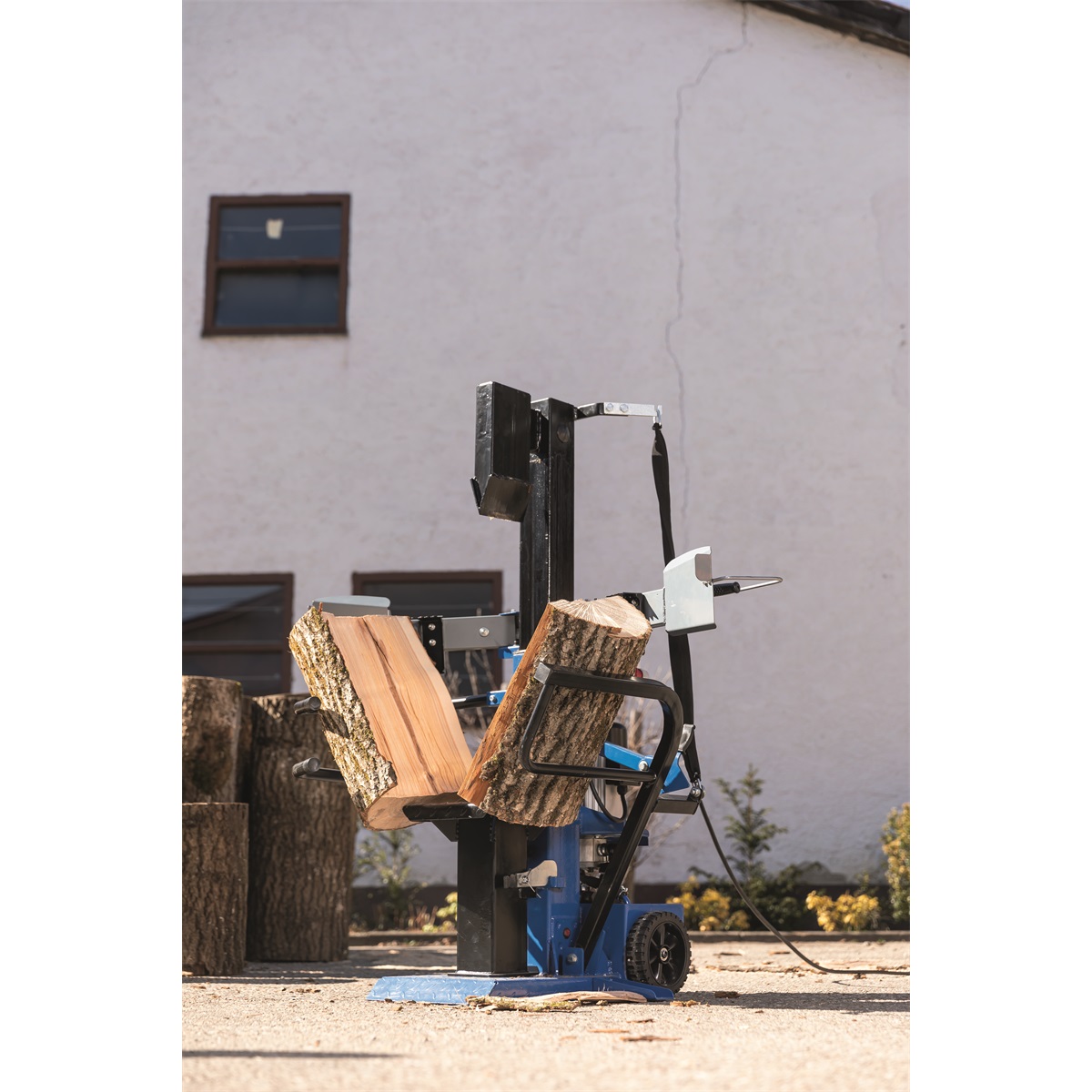 Scheppach Compact 10 T vertikálny štiepač na drevo 10 t (400 V)