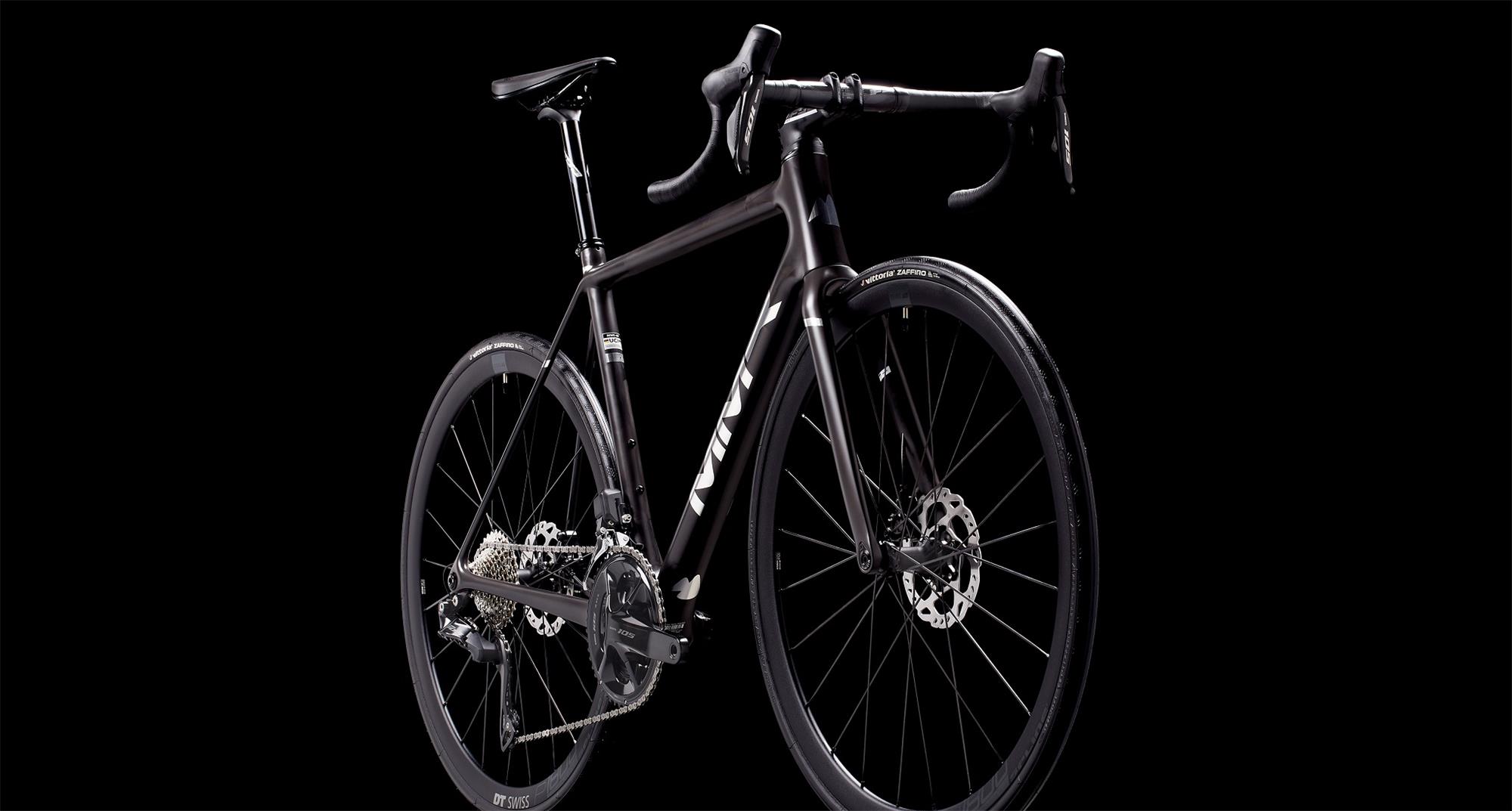Silniční kolo MMR ADRENALINE 30 - Carbon N Chrome - vel.L 24/2025