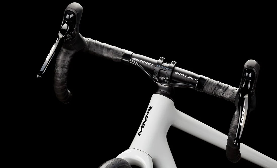 Silniční kolo MMR GRAND TOUR 30 - RHINO GREY - vel.M 25/2026