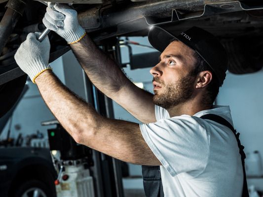 Sixtol Kšiltovka s LED světlem B-CAP 25lm, nabíjecí, USB, univerzální velikost, černá