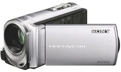 SONY DCR-SX33ES kamera stříbrná, Memory Stick nebo SD/SDHC, 2,7" dotykový LCD + 8GB SD karta