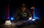 Tactical MagForce Hyperstealth Kryt pro iPhone 16e/17e Asphalt