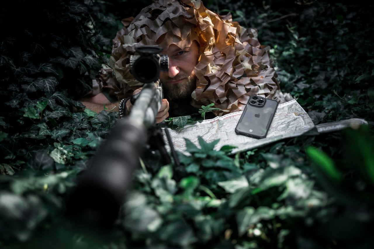 Taktický kryt Quantum Stealth pre Apple iPhone 13 číry/čierny