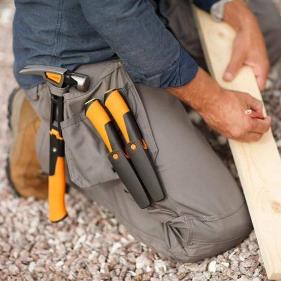 Tesárske kladivo Fiskars Hardware L