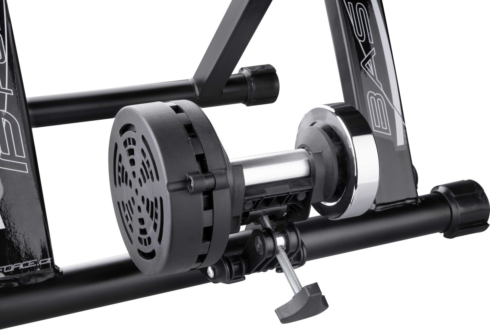 Trenažér FORCE BASIC MAGNETIC 400watt Fe, čierny