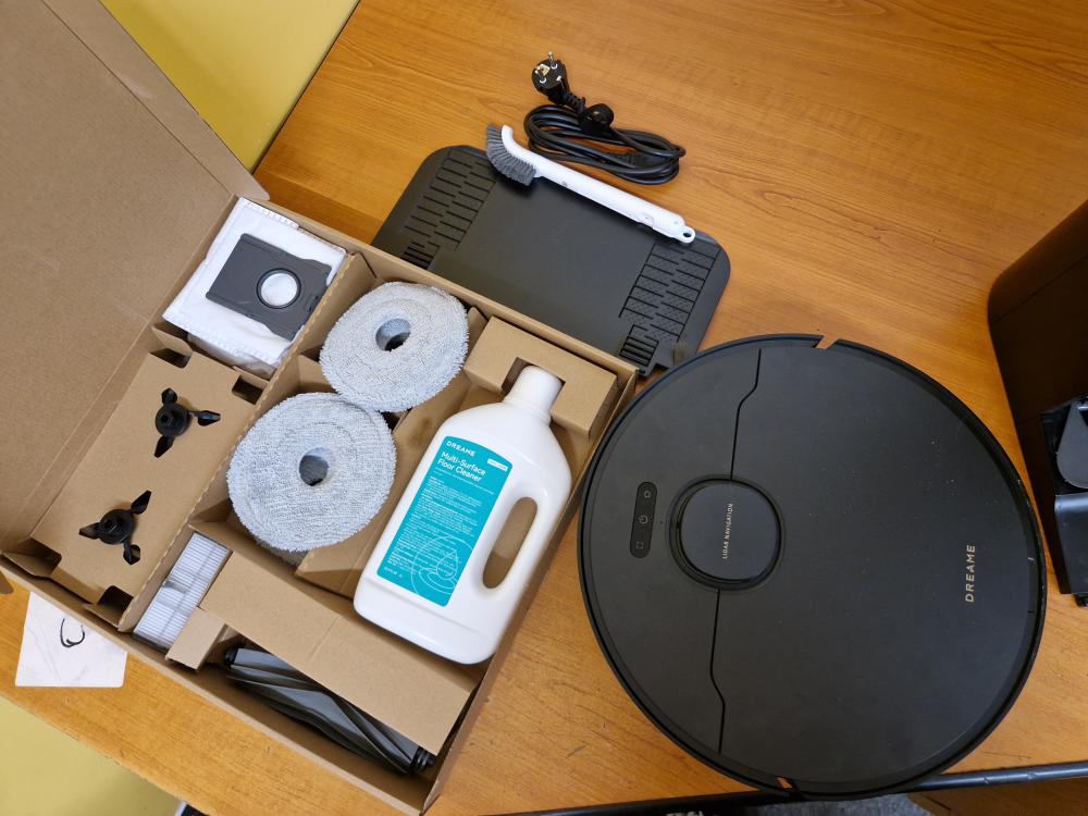 Úklidový robot Dreame X40 Ultra Complete, černý
