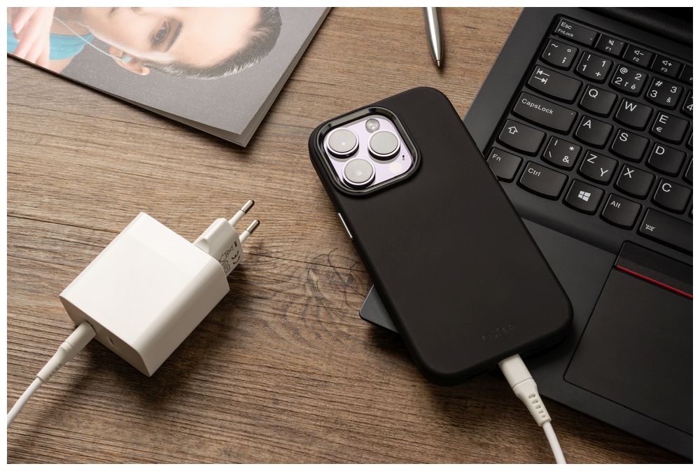 Zadný kryt FIXED MagFlow s podporou MagSafe pre Apple iPhone 15, čierny